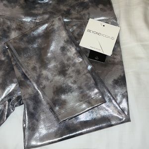 NWT Beyond Yoga Metallic Chrome Silver Leggings